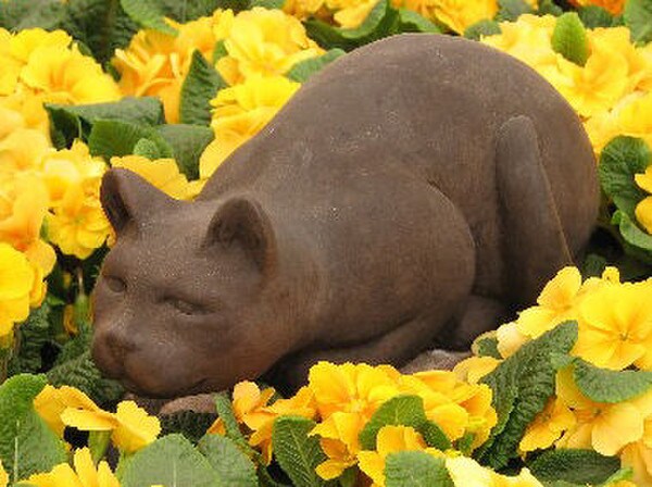 Animals cats and kittens Crouching Cat garden Statue outdoor decor